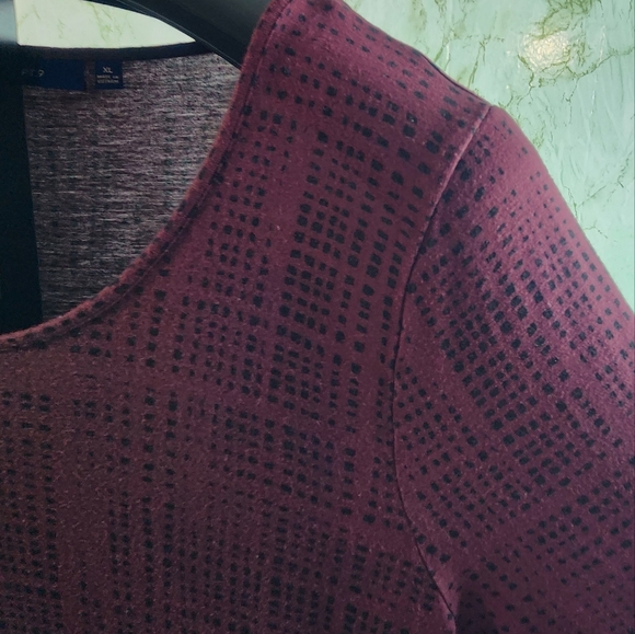 APT. 9 Burgundy/Black Design Long Sleeve Top - Picture 5 of 10
